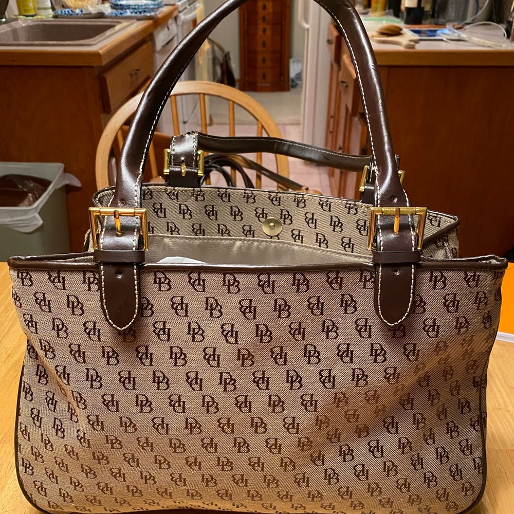 Dooney & Bourke